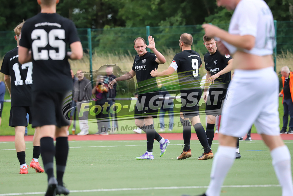 SC Bünde - BV 21 Stift-Quernheim | Auf dem Bild zu sehen: schwarz BV 21 Stift-Quernheim Mitte (Torschütze 0:1): Tim Rogalski SC Bünde, BV 21 Stift-Quernheim, Fistelmann Supercup, Hunnebrock, Deutschland  - Realisiert mit Pictrs.com