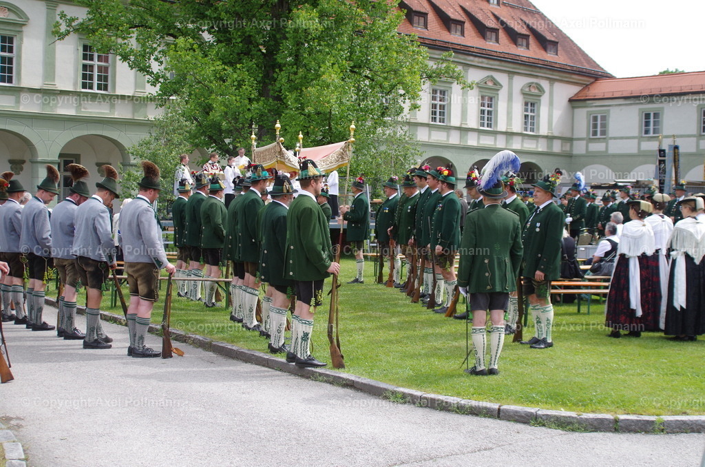 IMGP5683 | fotografiert von Axel PollmannLeonhardi Wallfahrt Benediktbeuern und Murnau, Fronleichnam, Fasching, Landschaft im Loisachtal und Benediktbeuern  - Realisiert mit Pictrs.com