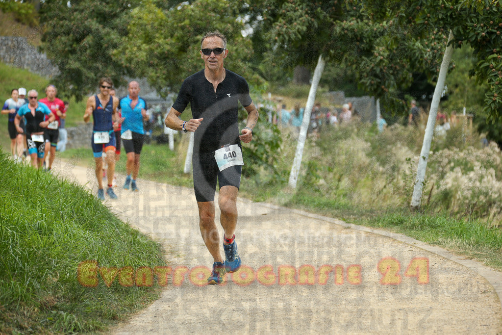 250824_1346_EX1_3573 | Sportfotografie im Rhein-Sieg Kreis, Köln, Bonn, NRW, Rheinland Pfalz, Hessen, etc. Unser Tätigkeitsfeld umfasst den Laufsport vom Volkslauf über den Marathon, Duathlon, Triathon bis zum Ultralauf wie Kölnpfad Ultra oder Schindertrail.