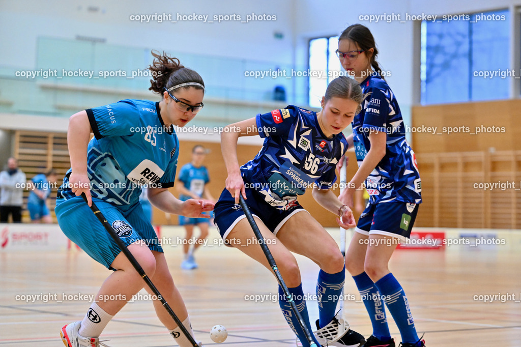 VSV Unihockey Damen vs. FCB München | #85 Sara Pilaski FCB München, #56 Eleni Huber VSV Unihockey, #4 Ronja Reschke VSV Unihockey, VSV Unihockey Damen vs. FCB München, VSV Unihockey Damen vs. FCB München am 24.01.2026 in Villach (Ballspielhalle St. Martin), Austria, (Photo by Bernd Stefan)