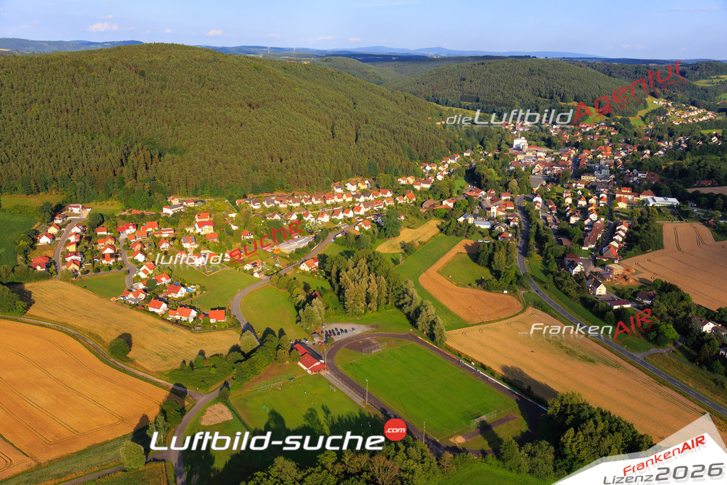 Die Luftaufnahme der Stadt Weissenbrunn wurde vom UL-Flugzeug heraus erstellt ( keine Drohne )- hohe Auflösung für beste Qualität
