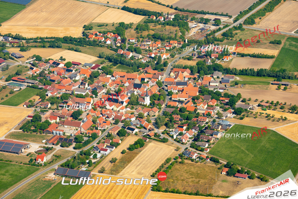 Das Luftbild zeigt : Hellmitzheim Iphofen - Die Luftaufnahme wurde 2023 vom UL-Flugzeug aus erstellt ( keine Drohne ) - Hochauflösende Luftaufnahme - Für grossformatige Ausdrucke geeignet. Die Geschenkidee !Mit Lizenz und Bildrechte bestellbar