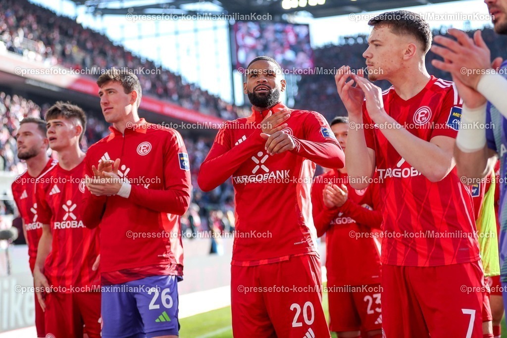 1FC23022502283 | 23.02.2025, Fußball, 1. FC Köln - Fortuna Düsseldorf, 2.. Fußball Bundesliga, 23. Spieltag, RheinEnergie-STADION, Saison 2024 2025: Abschlussjubel Fortuna nach dem 1:1 gegen Köln. Torwart Florian Schock (Fortuna Düsseldorf #26) neben Jamil Siebert (Fortuna Düsseldorf #20) und Dzenan Pejcinovic (Fortuna Düsseldorf #7)DFB regulations prohibit any use of photographs as image sequences and or quasi-video.