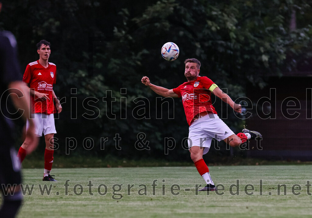 2023-08-25_097_FC_Finsing_gegen_FC_Lengdorf | Finsing, Deutschland, 25.08.2023:
Fußball, Kreisliga 2023 / 2024, 6. Spieltag, FC Finsing gegen FC Lengdorf, Endergebnis: 5:0

Martin Lechner (FC Lengdorf, #11)

Foto: Christian Riedel / fotografie-riedel.net