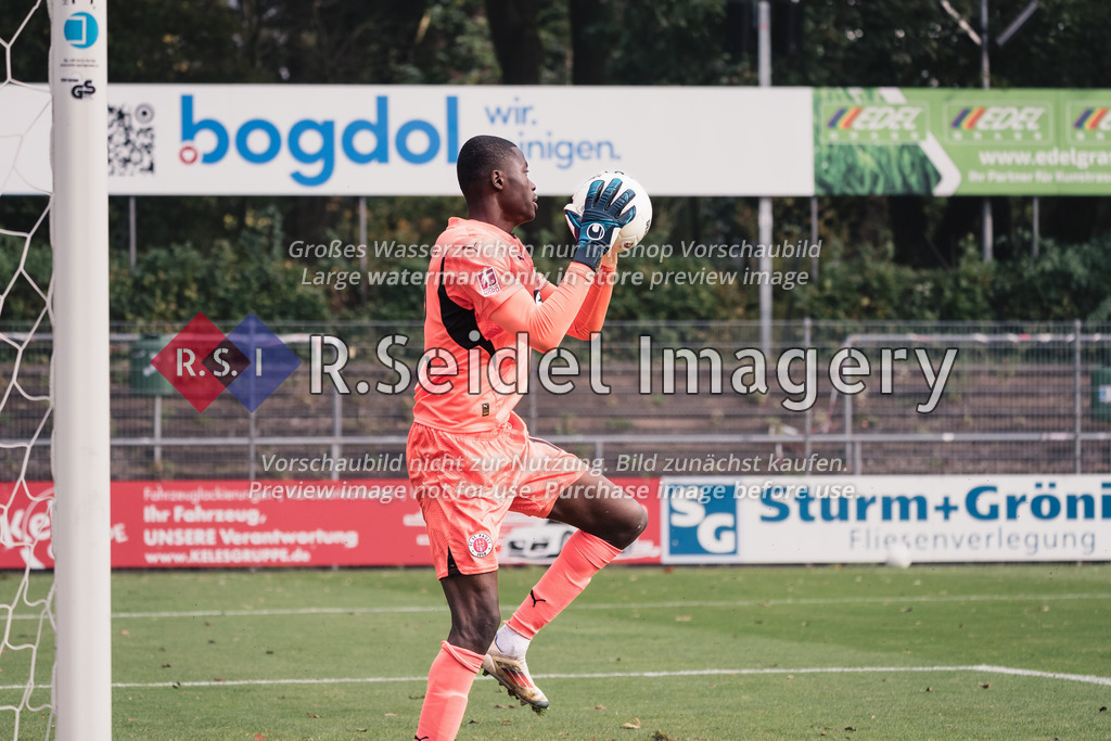 RS-1-073117 | Ronny Boamah Seibt (#12, FCSP, Torwart)