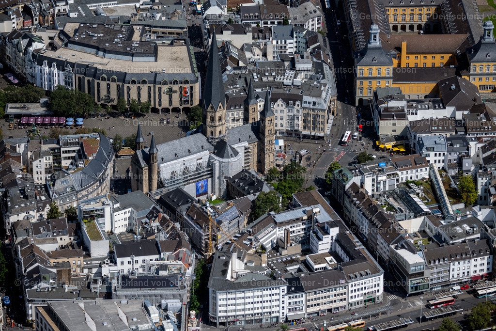 4048348 | Bonner Münster mit Münster Platz