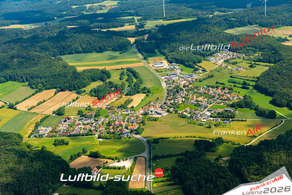Das Luftbild zeigt : Schwend Birgland - Die Luftaufnahme wurde 2024 vom UL-Flugzeug aus erstellt ( keine Drohne ) - Hochauflösende Luftaufnahme - Für grossformatige Ausdrucke geeignet. Die Geschenkidee !Mit Lizenz und Bildrechte bestellbar