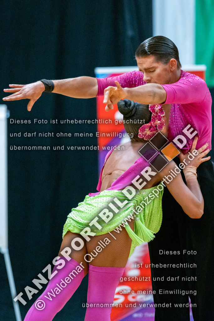 20250222-11280 | Hier finden Sie Tanz Bilder vom Latein und Standard Formationen tanzen. Sportbilder vom Tanzsport. Schöne Fotos und von Weltmeisterschaft, Europameisterschaft, Bundesliga, Regionalliga, Oberliga und Landesliga sowie von GOC Stuttgart, DanceComp, WM Bremen