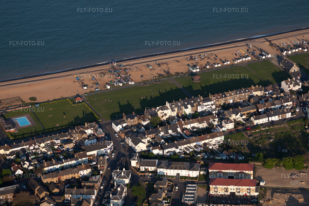 Vue aérienne: Vue de la ville à Deal dans le département Angleterre, Grande Bretagne. Photo: IMG_50784.jpg prise le 27/05/2012 par Werner Riehm/FLY-FOTO.eu – Résolution de l'original: 4752 x 3168 px