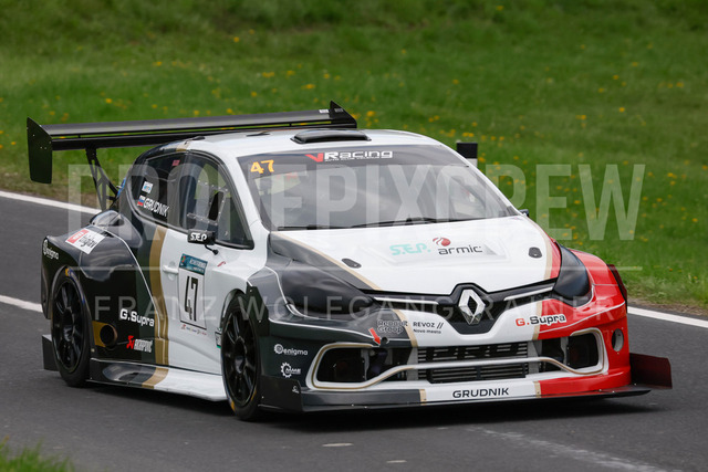 Rechberg Hill Climb 2025 – FIA European Hill Climb Championship | Rechberg Hill Climb 2025, part of the FIA European Hill Climb Championship. High-speed racing action, mountain scenery, atmosphere and pure motorsport passion captured in detail. The image shows Matej Grudnik (SLO) Renault Clio Proto.          