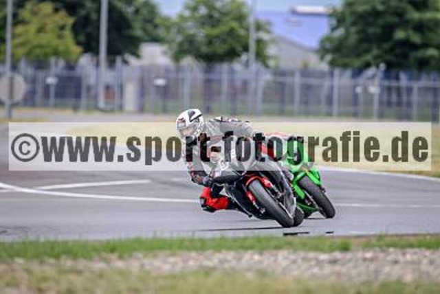 spof2215 | Professionelle Fotos von Sportveranstaltungen, aber auch Hochzeiten und anderen Events. - Realisiert mit Pictrs.com