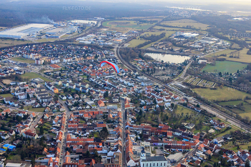Luftbild: Stadtansicht aus Westen in Philippsburg im Bundesland Baden-Württemberg in Deutschland. Foto: IMG_48591.jpg vom 14.01.2012 durch Werner Riehm/FLY-FOTO.de