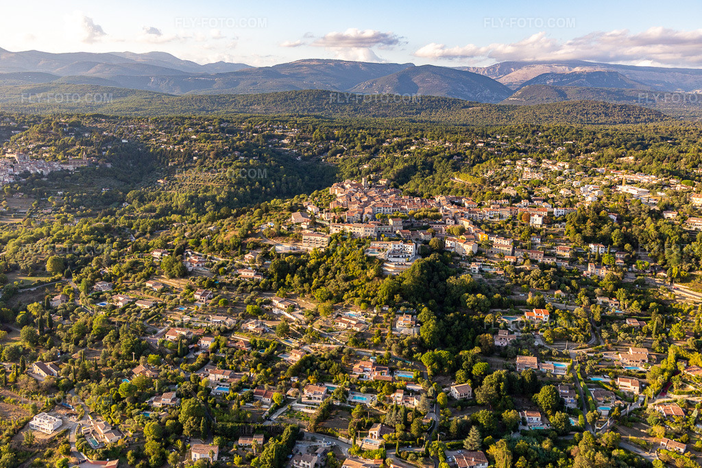 Aerial view: View of the town in Callian in the state Var, France.Photo: IMG_129535.jpg taken on 09/18/2021 by Werner Riehm/FLY-FOTO.comResolution of the original: 5472 x 3648 px