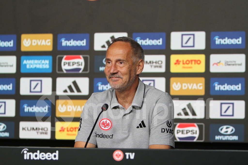 Eintracht Frankfurt Trainer Adi Hütter | Online-Shop | monipfaff.de - Realisiert mit Pictrs.com