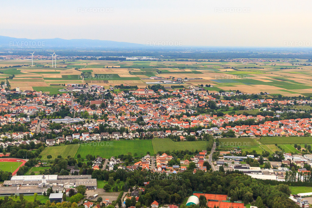 Luftbild: Stadtansicht aus Süden in Herxheim bei Landau im Bundesland Rheinland-Pfalz in Deutschland. Foto: IMG_32822.jpg vom 02.09.2010 durch Werner Riehm/FLY-FOTO.de