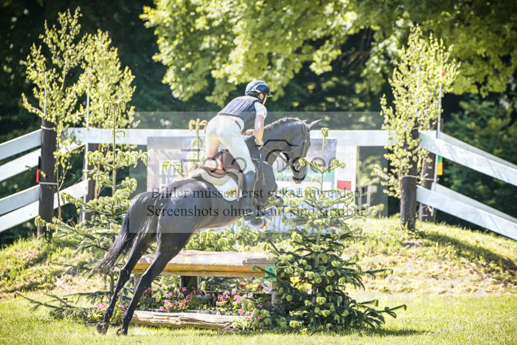 DOS_4606 | Entdecke hochwertige Reitturnierfotos von Foto Oger. Professionell, emotional und authentisch – jetzt Lieblingsmomente im Shop bestellen.Deutschlandweite Turnierfotografie. - Realisiert mit Pictrs.com