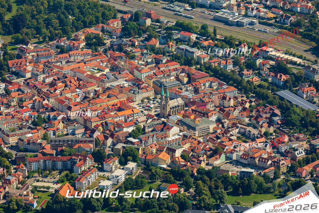 Luftbild Meiningen - Die Luftaufnahme wurde 2025 vom UL-Flugzeug heraus erstellt ( keine Drohne ) - Hochauflösende Luftaufnahme - für professionelle Ausdrucke geeignet. Die Geschenkidee !Hier alle&nbsp;Infos zur Lizenzierung der LuftaufnahmeWir fliegen auch dieses Jahr wieder in Ihre Region um Luftbilder zu erstellen.- Luftbild anfragen