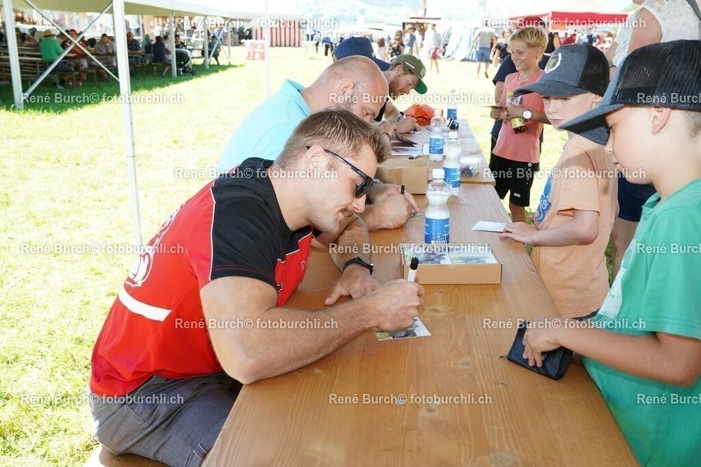 DSC09947 (2) | René Burch leidenschaftlicher Fotograf aus Kerns in Obwalden.  Hier finden sie Sport, Landschaft und Natur Fotografie.
 - Realisiert mit Pictrs.com