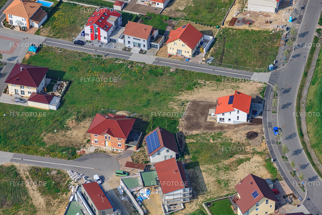 Neubauten Am Höhenweg | Luftbild: Neubauten Am Höhenweg in Kandel im Bundesland Rheinland-Pfalz in Deutschland. Foto: IMG_26354.jpg vom 27.04.2010 durch Werner Riehm/FLY-FOTO.de - Realisiert mit Pictrs.com