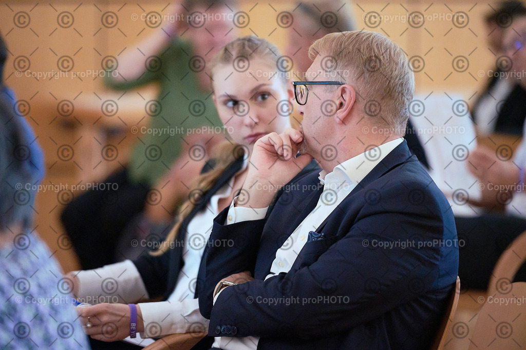 242_202509_EmployerBranding_NZ6_0032 | proPHOTO - Realisiert mit Pictrs.com