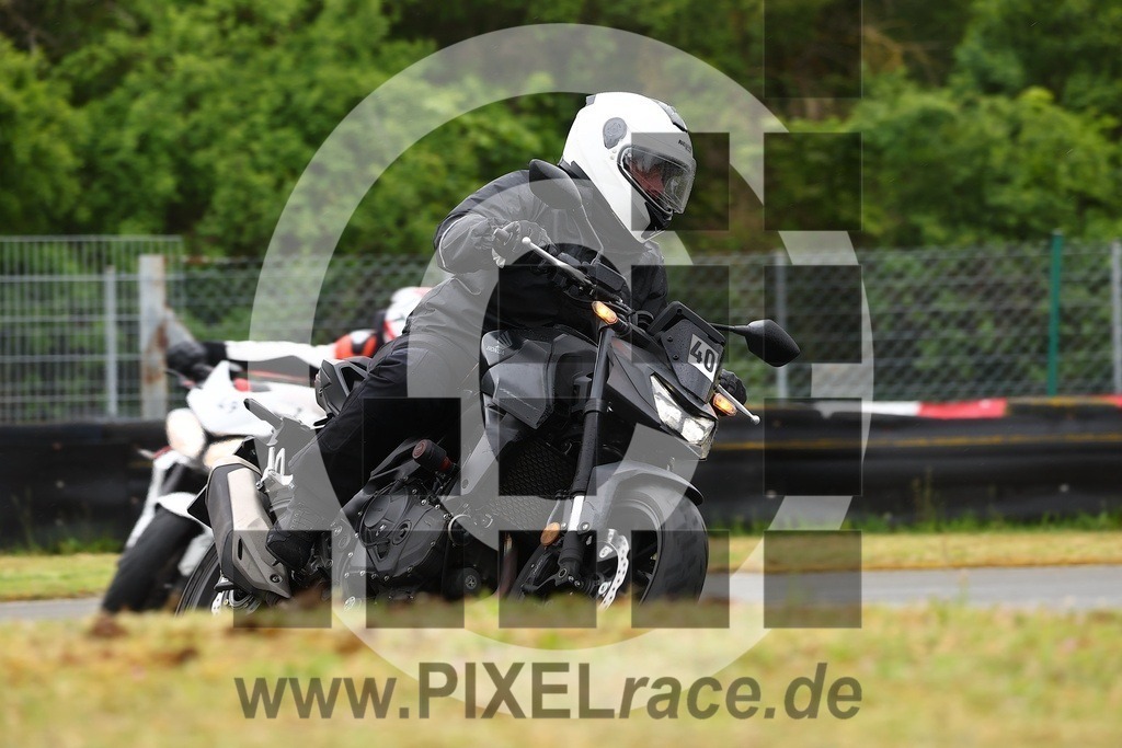 0040-20260512_01459 | Schöne Erinnerungen an spannende Momente - das festzuhalten ist unser Job. PIXELrace.de ist seit 2003 auf den Rennstrecken Europas unterwegs um die Action draußen beim Fahren und die wunderbare Stimmung imm Fahrerlager für euch einzufangen.