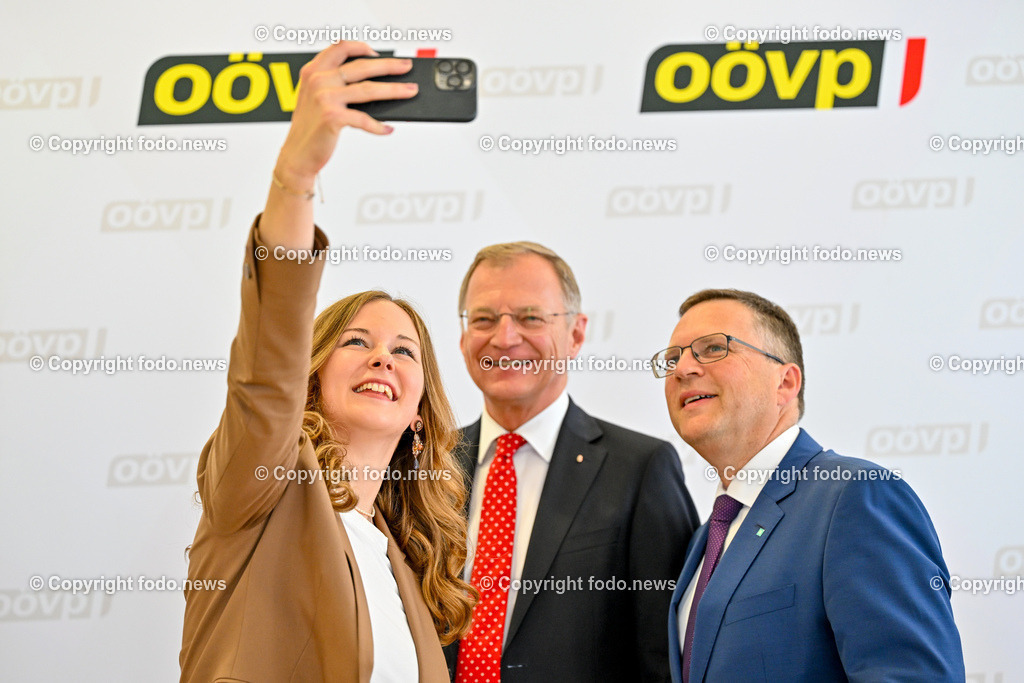 Pressekonferenz OeVP Oberoesterreich_ OOeVP-Kandidatenteam für die Nationalratswahl 2024_ 01.07.2024-46 | 01.07.2024, Linz, AUT, Pressekonferenz OeVP Oberoesterreich, OOeVP-Kandidatenteam für die Nationalratswahl - Stark fuer Oberoesterreichs Interessen, im Bild Claudia Plakolm (VP, Staatssekretaerin im Bundeskanzleramt fuer Jugendangelegenheiten und Zivildienstagenden), LH Thomas Stelzer (VP, Landeshauptmann Ooe), August Woeginger (VP, Klubobmann OeVP Parlamentsklub) 
