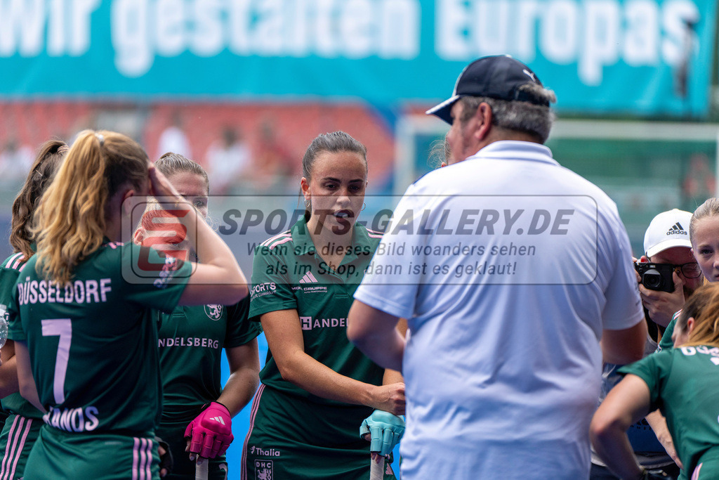 Final4_20250531-1409-HK107737 | Krefeld, Deutschland, 31.05.2025:  Feldhockey Final4 2025 – „Deutsche Feldhockey-Meisterschaften 2025“ im Gerd-Wellen-Hockeyanlage am 31.05.2025 in Krefeld, Deutschland. (Foto von Kramhöller/Fehrmann/Kaste)Krefeld, Germany, 31.05.2025: Feldhockey Final4 2025 – „Deutsche Feldhockey-Meisterschaften 2025“ in Gerd-Wellen-Hockeyanlage at 31.05.2025 in Krefeld, Deutschland. (Foto from Kramhöller/Fehrmann/Kaste)