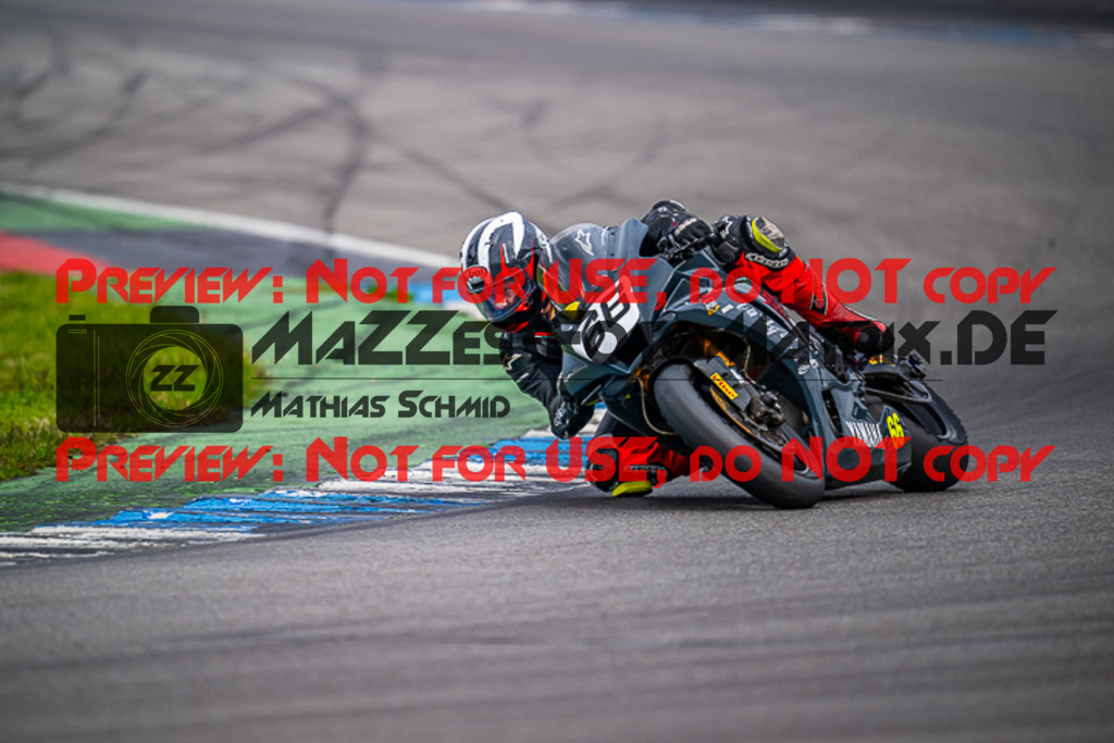 MaZZes_FotoMatrix_220924_0884 | PRO SUPERSTOCK