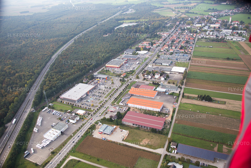 Aerial view: Brumath, Stephansfeld in Stephansfeld in the state Bas-Rhin, France. – Photo: IMG_074164.jpg taken on 10/04/2014 by Werner Riehm/FLY-FOTO.com – Resolution of the original: 5472 x 3648 px