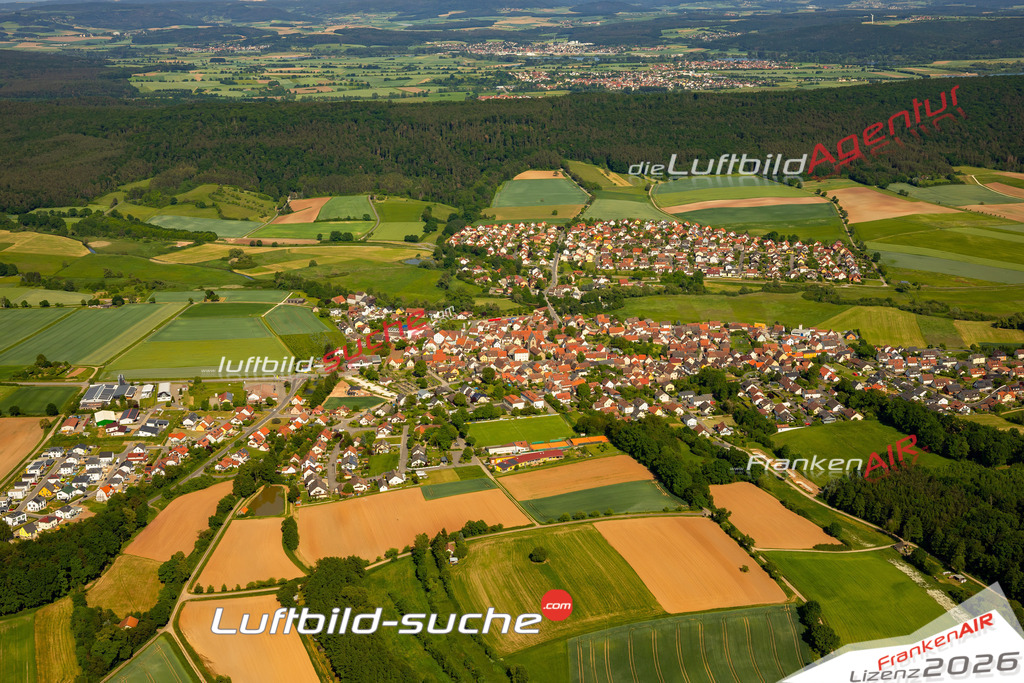 Das Luftbild zeigt  Reckendorf - Die Luftaufnahme wurde 2023 vom UL-Flugzeug aus erstellt ( keine Drohne ) - Hochauflösende Luftaufnahme - Für grossformatige Ausdrucke geeignet. Die Geschenkidee !Mit Lizenz und Bildrechte bestellbar