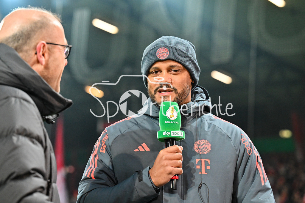1. FC Union Berlin - FC Bayern München | BERLIN, GERMANY - 03. DECEMBER: im Bild Vincent KOMPANY Trainer FC Bayern München vor dem Match zwischen dem 1. FC Union Berlin und dem FC Bayern München beim Achtelfinale des DFB-Pokales im Stadion an der alten Försterei / SKY Interview