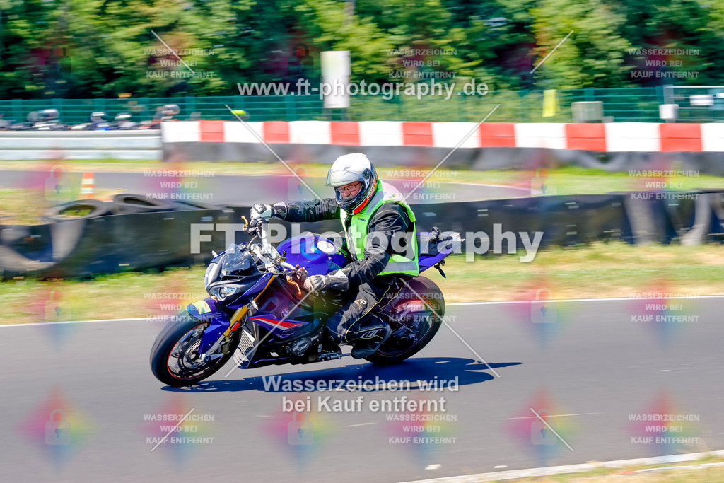 _MOT9483 | Hier findet Ihr Bilder von Touristenfahrten auf der Nürburgring Nordschleife oder von anderen Veranstaltungen die ich besucht habe. Viel Spass beim Durch Schauen 