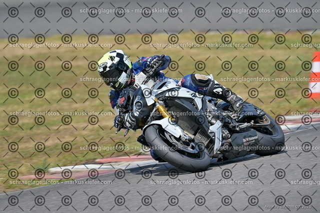 25bt04-1697 | markuskiefer.com - Realisiert mit Pictrs.com
