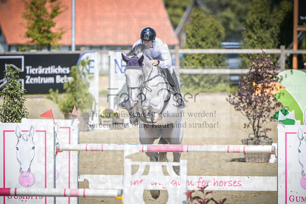DOS_0330 | Entdecke hochwertige Reitturnierfotos von Foto Oger. Professionell, emotional und authentisch – jetzt Lieblingsmomente im Shop bestellen.Deutschlandweite Turnierfotografie. - Realisiert mit Pictrs.com