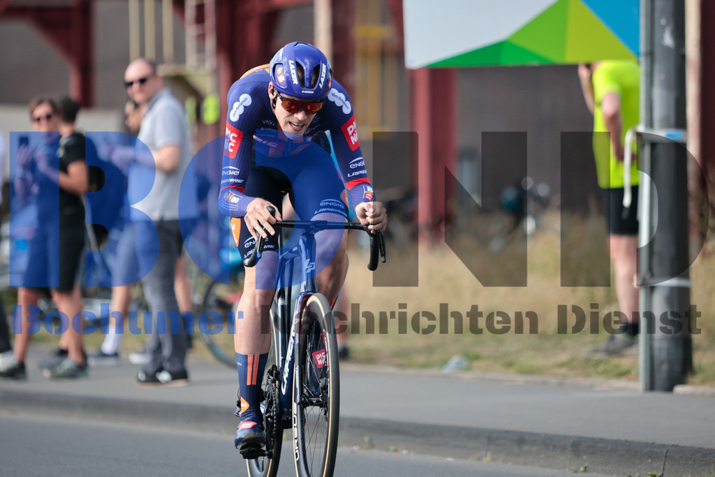 SES_DEUTOU20250820-146 | bond - Realisiert mit Pictrs.com