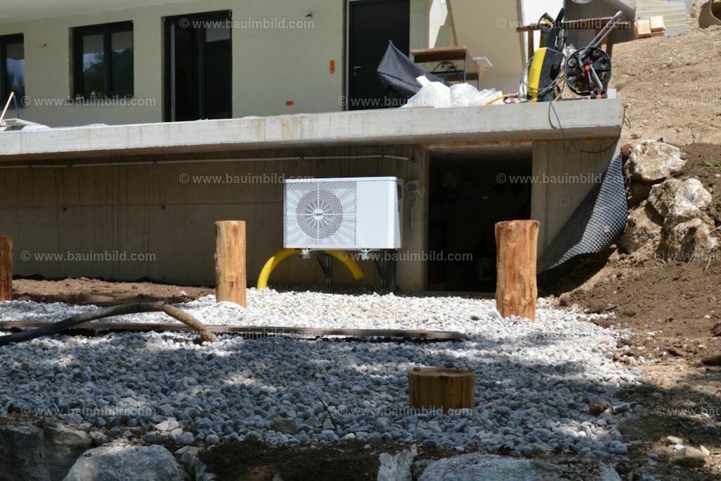 bib-lg16-heizung-0097 | Nach LV-Leistungsgruppen sortierte Detailfotos über den Bau eines Hauses. Alle Hausbau-Bilder direkt vom Urheber und Autor der Website Haus-Selber-Bauen.com