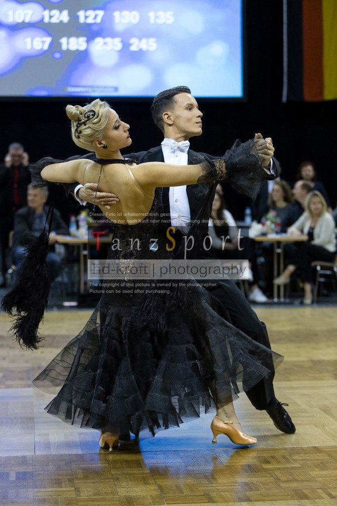20241102_DC_HGR_Std_08469 | Tanzsportbilder, Standardtanz, Lateintanz, WDSF, DTV, LTVB, dancecomp, goc, hessen tanzt, blaues band der spree, walzer, tango, wiener walzer, slowfox, quickstepp, samba, rumba, cha-cha-cha, paso doble. jive, hd-kroft photography, turniertanzsport