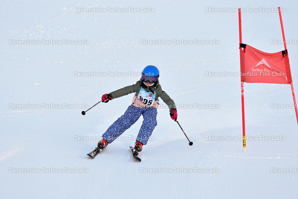 SRF_25.12.2025_0291 | Skirennfotos,Serfaus,Fiss,Ladis,Kinderskirennen,Winter,Tirol,Oberland,skirace,SFL,feelfree,weil wir's genießen,ski,Ski,skifahren,Sonnenplateau, - Realisiert mit Pictrs.com