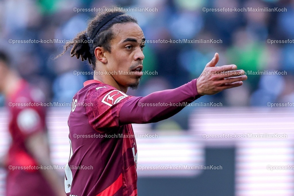 BMG29032502244 | 29.03.2025, Fußball, Borussia Mönchengladbach - RB Leipzig, 1. Fußball Bundesliga, Borussia-Park, Saison 2024 2025: Yussuf Poulsen (RB Leipzig #9) gestikulierendDFB regulations prohibit any use of photographs as image sequences and or quasi-video.