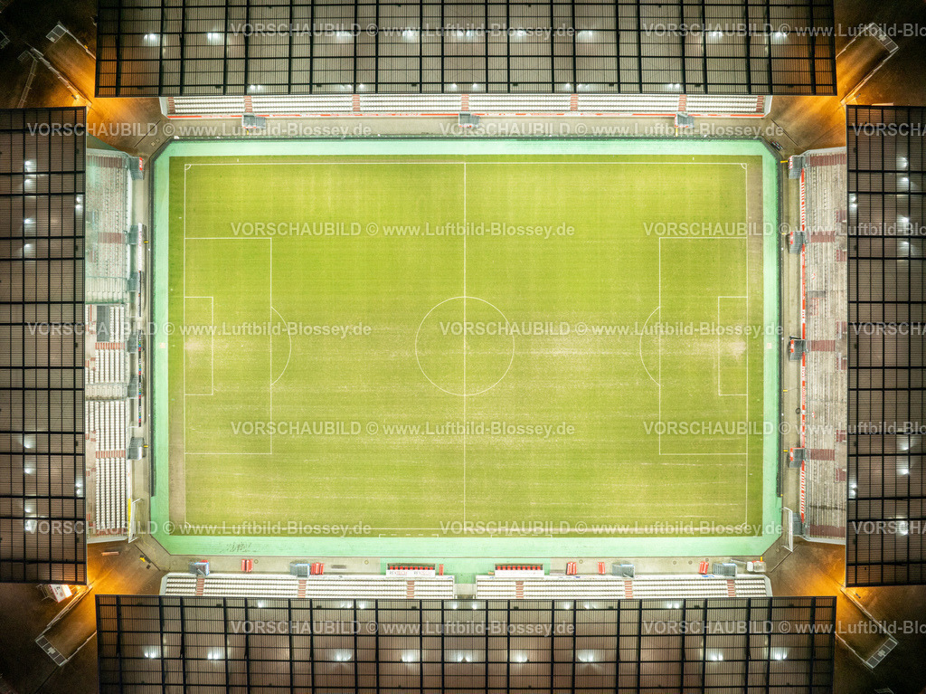 Essen241260257RWE-StadionAnDerHaffenstrasse | Luftbild, Fußballstadion an der Hafenstraße des Clubs Rot-Weiss Essen,3. Bundesliga , Essen-Borbeck, Tribünen, ,Essen, Ruhrgebiet, Nordrhein-Westfalen, Deutschland Copyright: Blossey Mantler