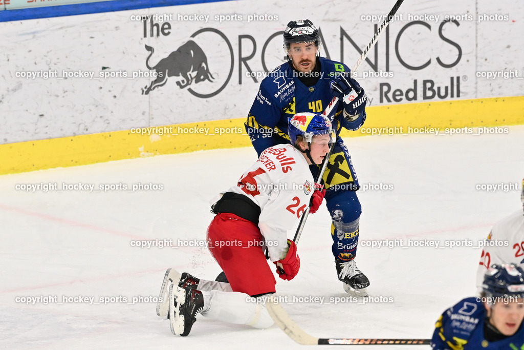 RED BULL HOCKEY JUNIORS vs. EK DIE ZELLER EISBÄREN | #26 Bosecker Lars Lion RED BULL HOCKEY JUNIORS, #40 Huard Nicklas EK DIE ZELLER EISBÄREN, RED BULL HOCKEY JUNIORS vs. EK DIE ZELLER EISBÄREN, RED BULL HOCKEY JUNIORS vs. EK DIE ZELLER EISBÄREN am 14.01.2025 in Salzburg (Eisarena Salzburg), Austria, (Photo by Bernd Stefan)