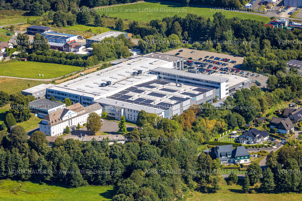 Wenden250812128 | Luftbild, EMG elexis AG Maschinenbau Firmengebäude, Hillmicke, Wenden, Sauerland, Nordrhein-Westfalen, Deutschland