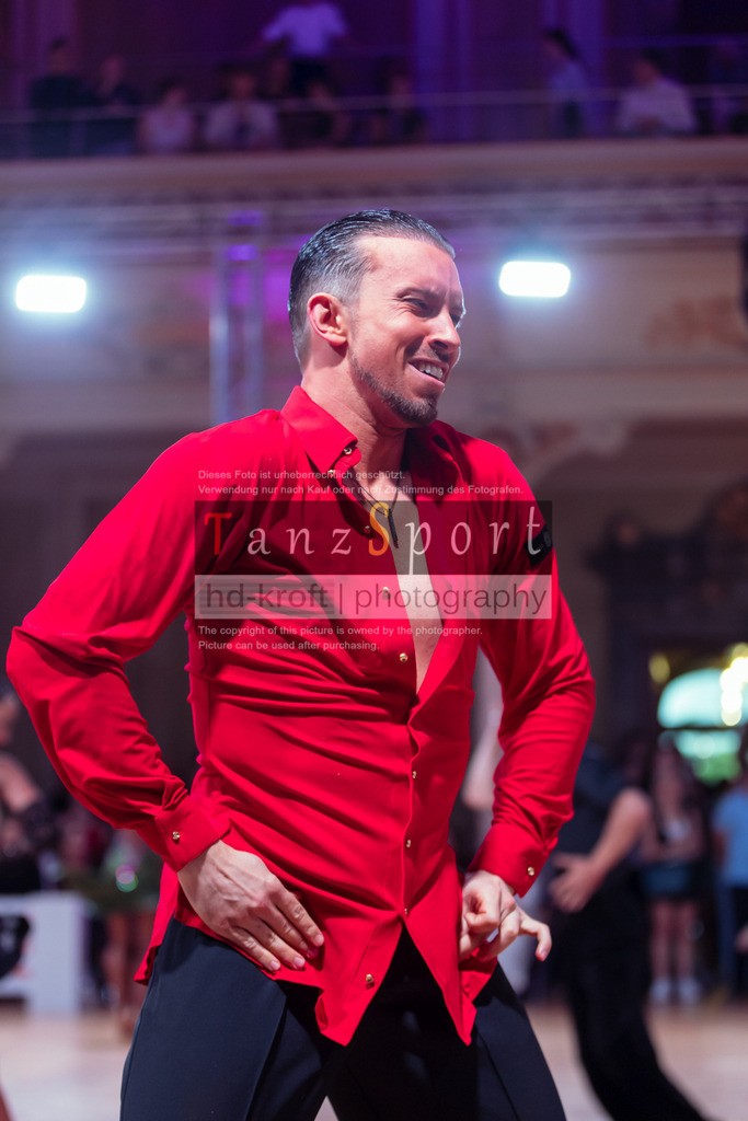 20250705_WDSF_WO_Lat-dC25-3935 | Tanzsportbilder, Standardtanz, Lateintanz, WDSF, DTV, LTVB, dancecomp, goc, hessen tanzt, blaues band der spree, walzer, tango, wiener walzer, slowfox, quickstepp, samba, rumba, cha-cha-cha, paso doble. jive, hd-kroft photography, turniertanzsport