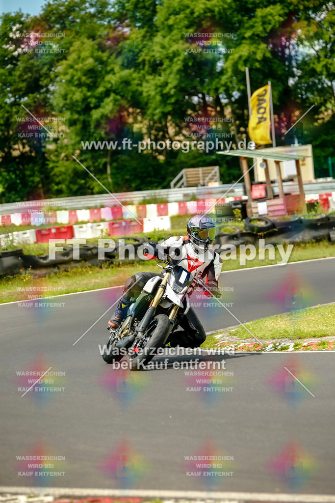 VBK-4714 | Hier findet Ihr Bilder von Touristenfahrten auf der Nürburgring Nordschleife oder von anderen Veranstaltungen die ich besucht habe. Viel Spass beim Durch Schauen 
