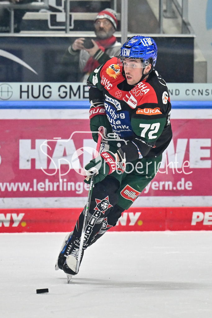 Augsburger Panther - Adler Mannheim | am Puck Riley McCOURT (Augsburger Panther #72) / Freisteller / Einzelfoto / DEL: Augsburger Panther - Adler Mannheim, Curt Frenzel Stadion am 16.02.2025