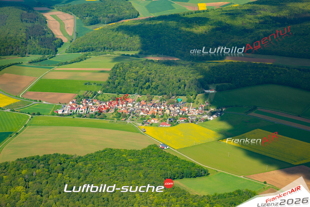 Das Luftbild zeigt : Neubessingen Arnstein - Die Luftaufnahme wurde 2024 vom UL-Flugzeug aus erstellt ( keine Drohne ) - Hochauflösende Luftaufnahme - Für grossformatige Ausdrucke geeignet. Die Geschenkidee !Mit Lizenz und Bildrechte bestellbar