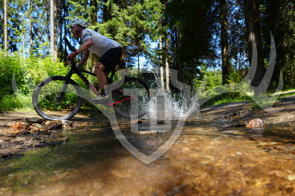 FC605455 | Fotogalerie der Treibjagd im Dunkelwald - Dein MTB Etappenrennen im Erzgebirge - Realisiert mit Pictrs.com