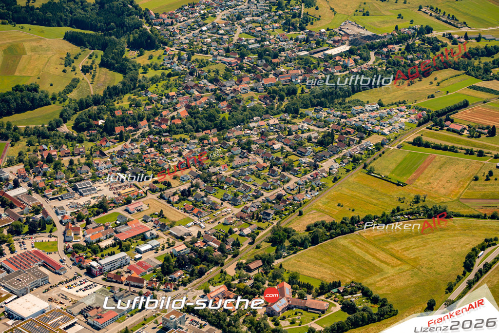 Das Luftbild zeigt : Frommern Balingen - Die Luftaufnahme wurde 2024 vom UL-Flugzeug aus erstellt ( keine Drohne ) - Hochauflösende Luftaufnahme - Für grossformatige Ausdrucke geeignet. Die Geschenkidee !Mit Lizenz und Bildrechte bestellbar
