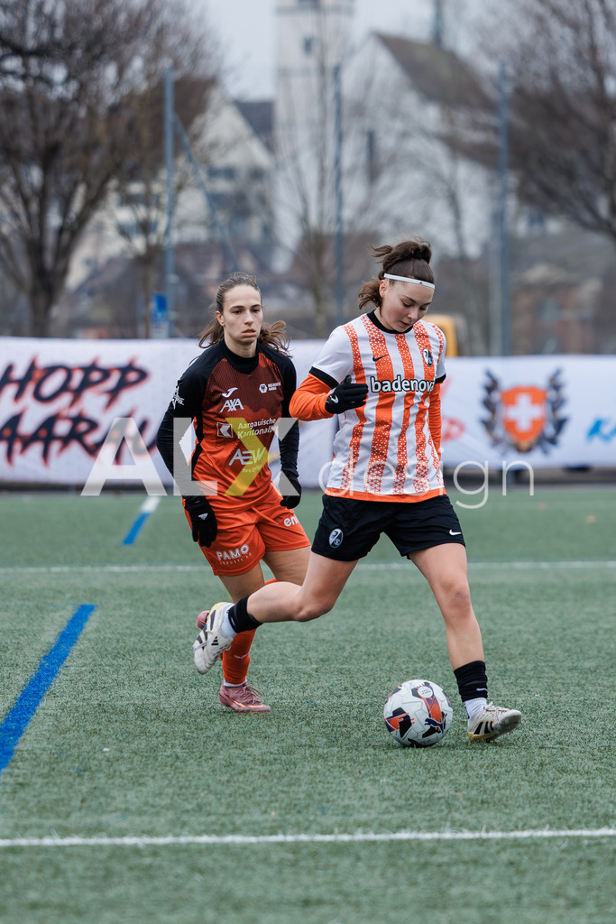 Fußball I Frauen I Saison 2025-2026 I Freundschaftsspiel I FC Aarau Frauen - SC Freiburg U20 I 24.01.2026 | 28 Laureen Scharfenberg (SC Freiburg U20) – Sturm - Realisiert mit Pictrs.com