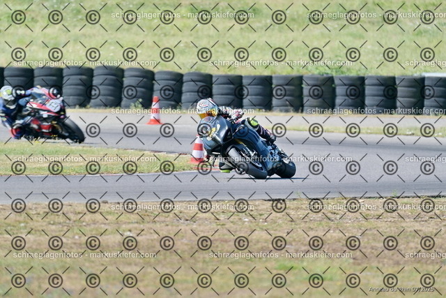 25bt04-0215 | markuskiefer.com - Realisiert mit Pictrs.com